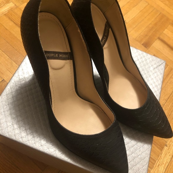 Heels, Pumps - Picture 2 of 4